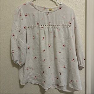 Fig and Flower White Top with Red Accents